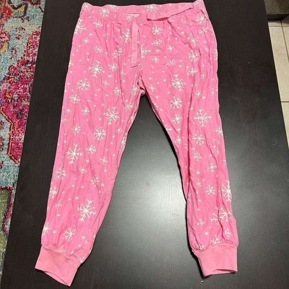 Old navy pink snow flake pj pants